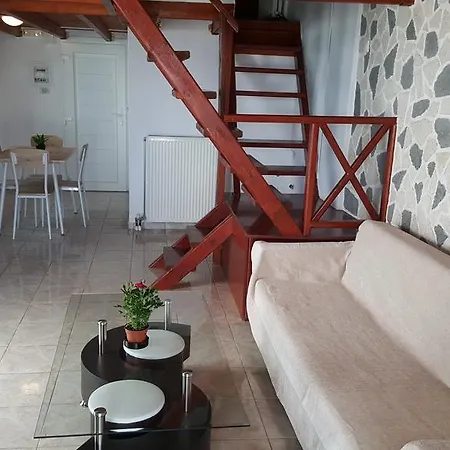 Wisteria * Karterados (Santorini)