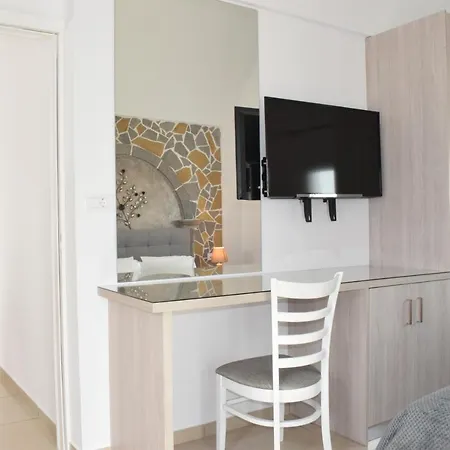 Wisteria Apartment *