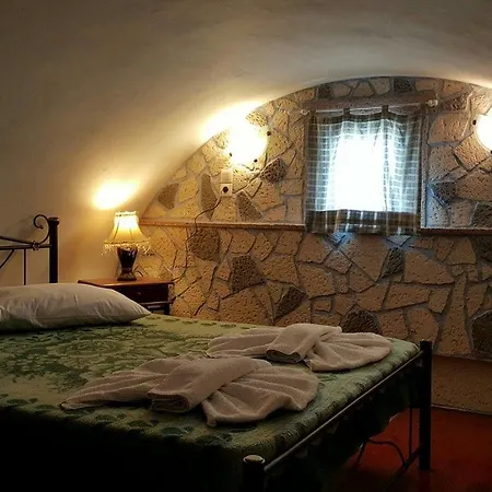 ウィステリア アパート *