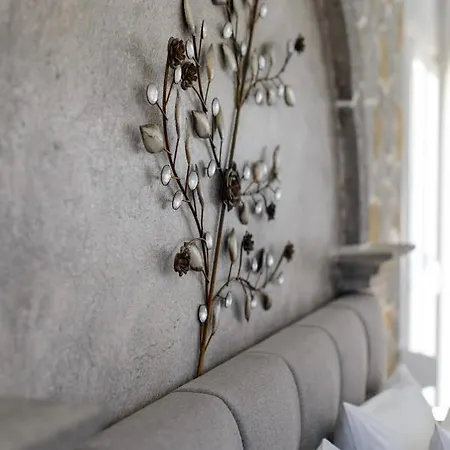 Wisteria Apartment